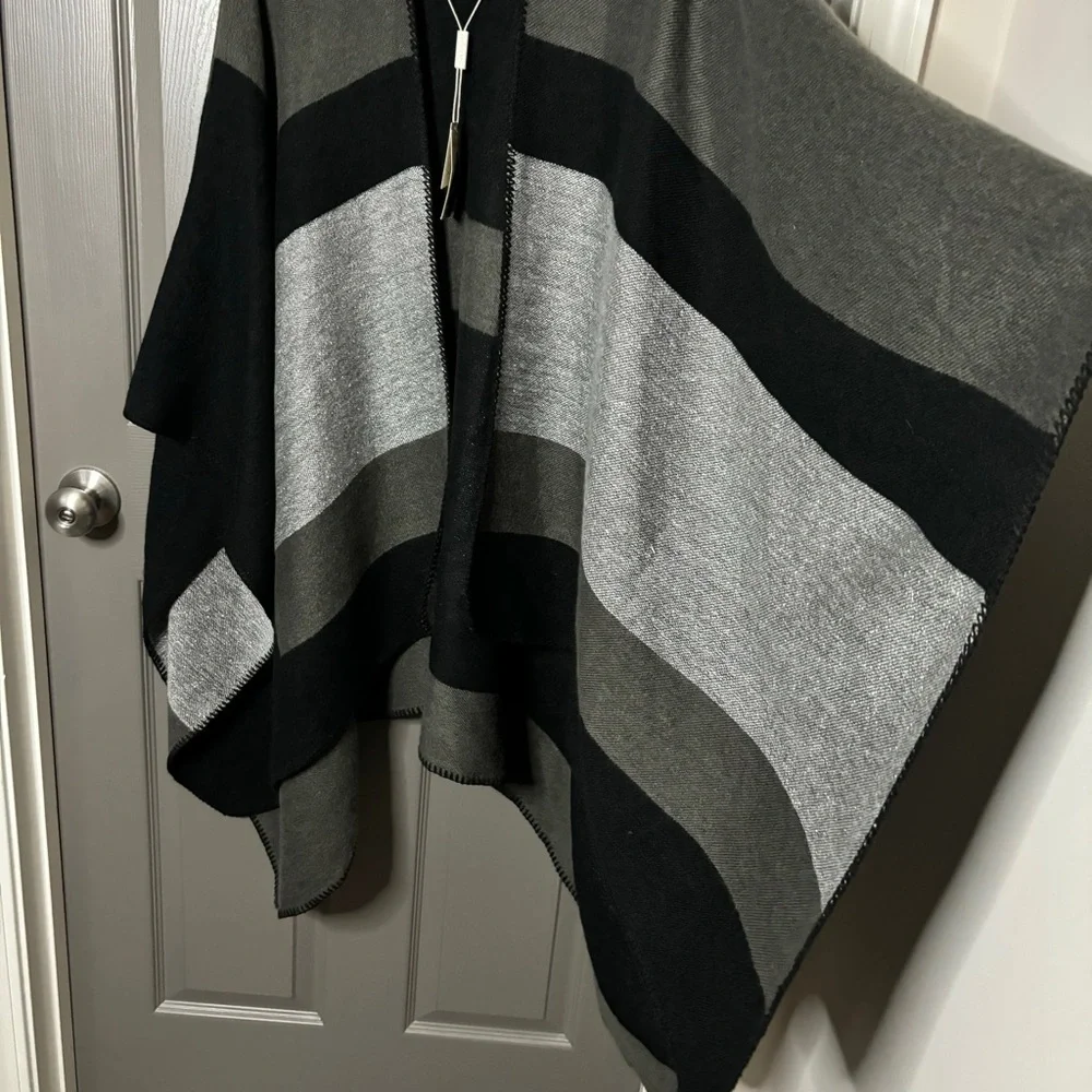 Charlie Paige New Cape / Blanket Wrap Silver, Black, Gray One Size Fits All - Picture 4 of 10